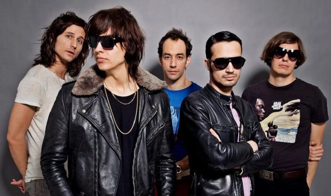 Новые современные группы. Группа the strokes. The strokes 2021. Strokes "the New abnormal". The strokes - 2020 - the New abnormal.