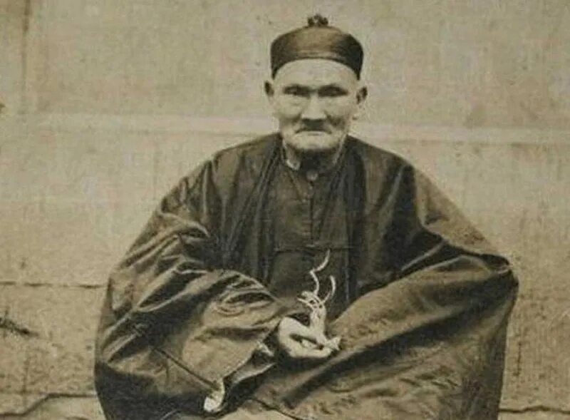 Ли Цинъюнь (1677—1933). Китаец прожил 256 лет ли Цинъюнь. Ли Цинъюнь долгожитель прожил 256. Китаец ли Цинъюнь. Человек проживший больше всех