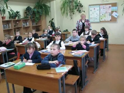 Форма учеников 10 кадетские школы в калининграде. Элжур славская сош. Школа 47 калининград. Светлогорск школа 1. Мбоу сош калининград.