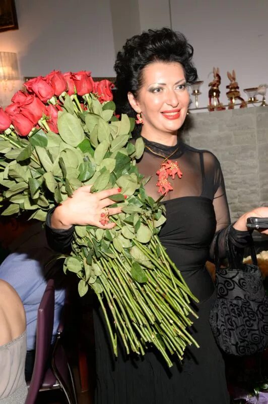 Донна луна. Графиня донна луна. Донна луна. Донна луна 17 век. Донна луна фильмы.