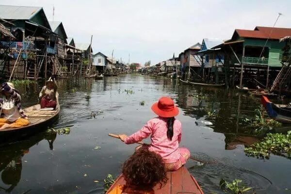 Кампонг Плюк, Камбоджа. Floating Village. Kampong Phluk Floating Village Boat trip Siem Reap Cambodia. Siem Reap Köyü. Local village