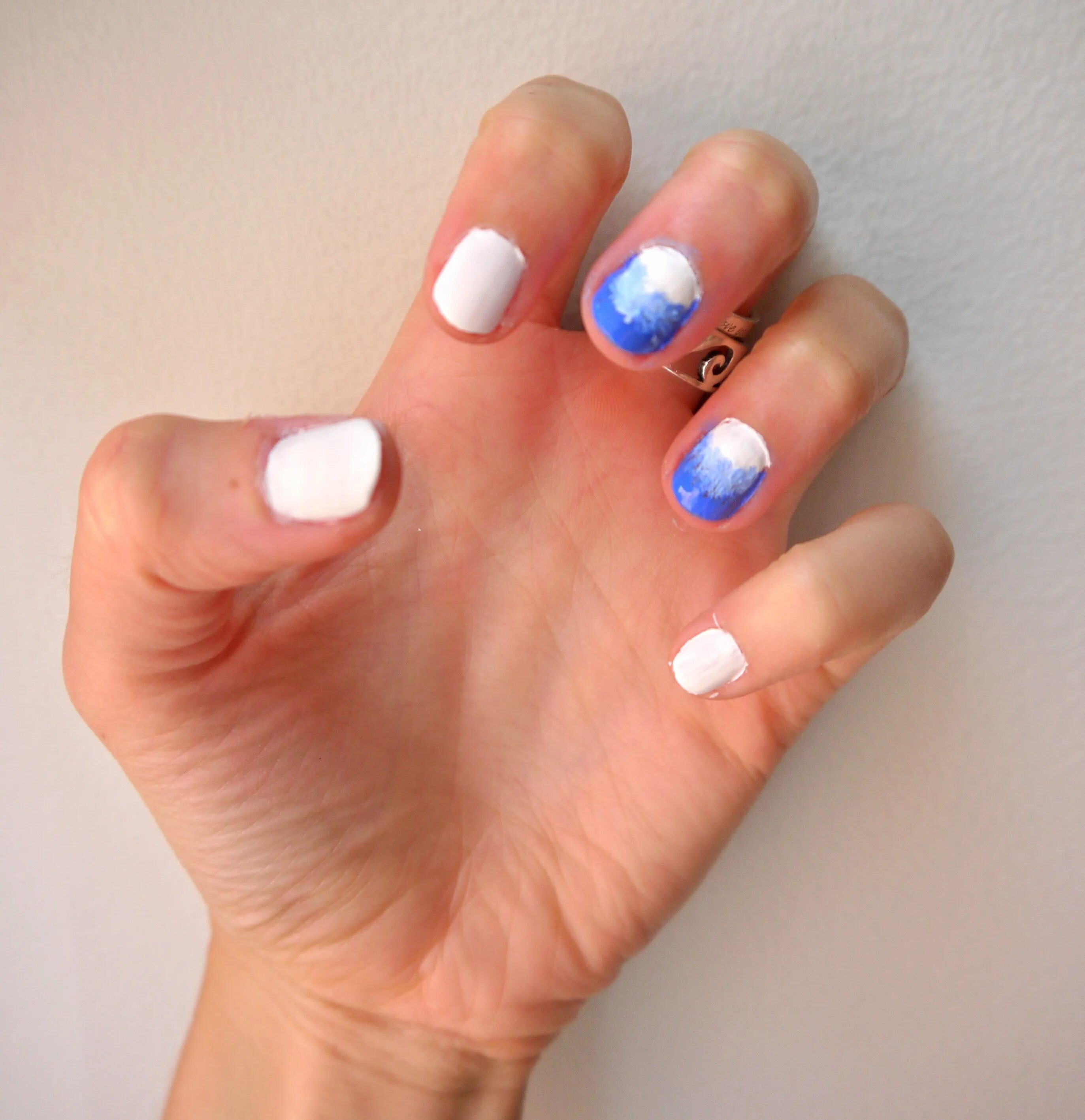 Лак для ногтей эстетичный. Обычный лак для ногтей. Маникюр обычным лаком. Гель лак для ногтей. Ногти обычным лаком.