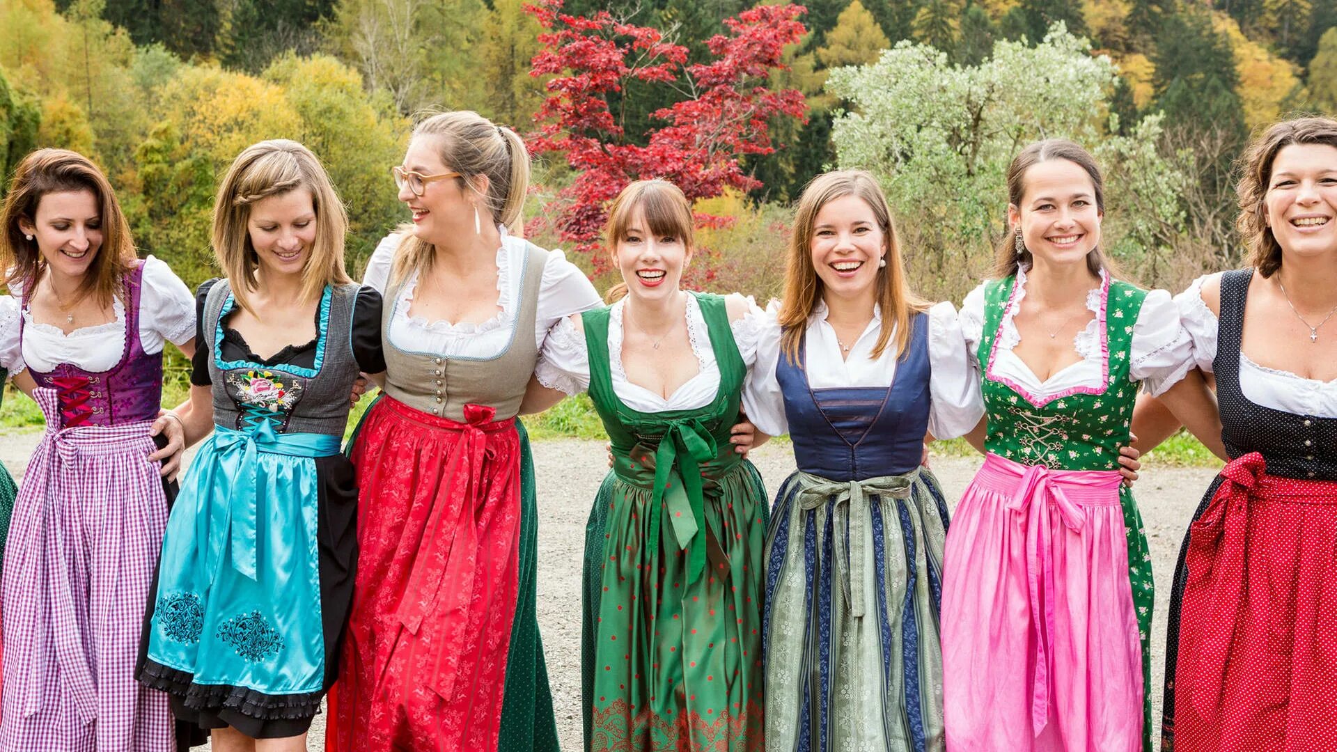 Немка как называется. Немка как называется. Национальный костюм германии герман. Костюм официантки октоберфест. Баварский женский национальный костюм октоберфест.