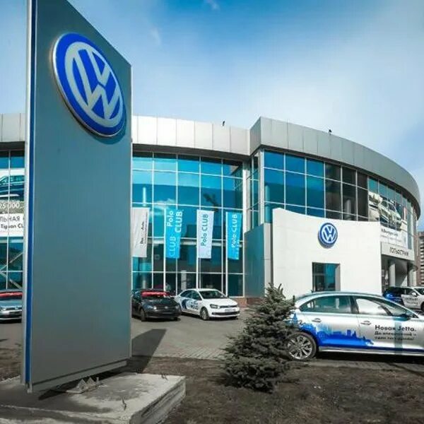 Volkswagen челябинск. Автоцентр Гольфстрим Челябинск. Гольфстрим Фольксваген. Автосалон Фольксваген в Челябинске Гольфстрим. Гольфстрим Челябинск Фольксваген на братьев Кашириных.