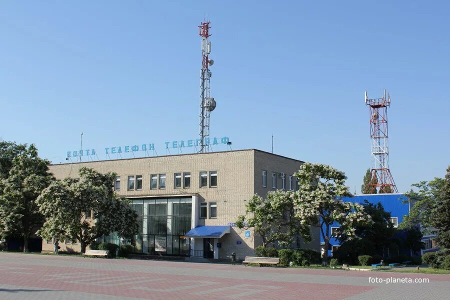 Директор усть донецкого порта официальный. Магазины усть-донецкий. Усть-донецкая больница. Пенсионный фонд усть-илимск телефон. Новости усть донецка.