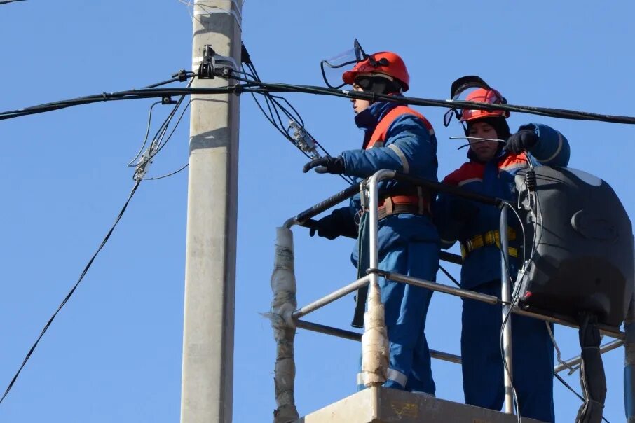 вакансии энергетика волгоград. электромонтеры учения. россети волгоградэнерго фото. электросети волгоград. рыбин волгоградэнерго.