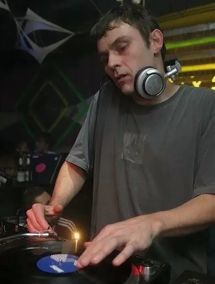 Dj tour. Диджей новак. Dj tour. Колорова dj ноги. Dj tour.