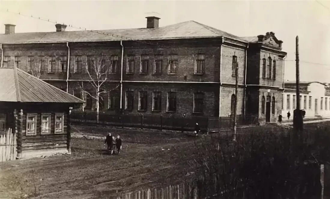 Земская школа Лысьва. Город Лысьва школа. Школа город Лысьва номер 2.