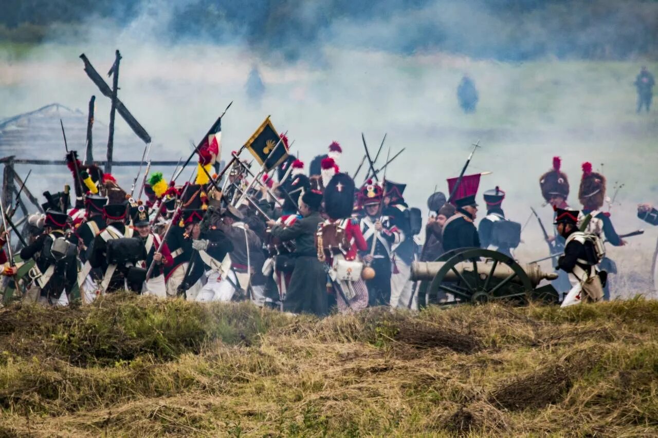 Изображение бородино. Редут 1812 года. Багратионовы флеши Бородинское сражение. Большой редут Бородино. Редут из Бородино.