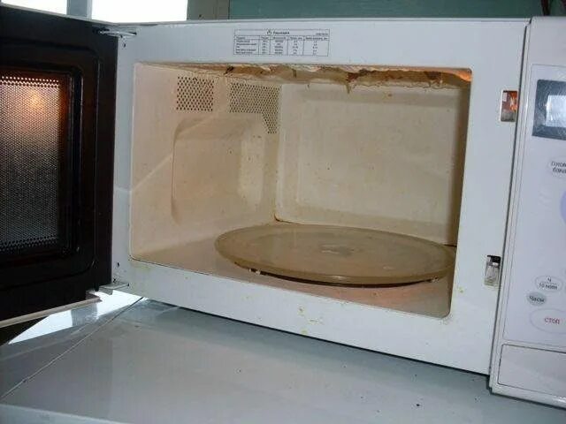 Можно покрасить микроволновку внутри краской. Микроволновая печь samsung m1879nr. самсунг m1879nr микроволновка внутри. старая микроволновка midea. samsung m1774r микроволновка слюда.