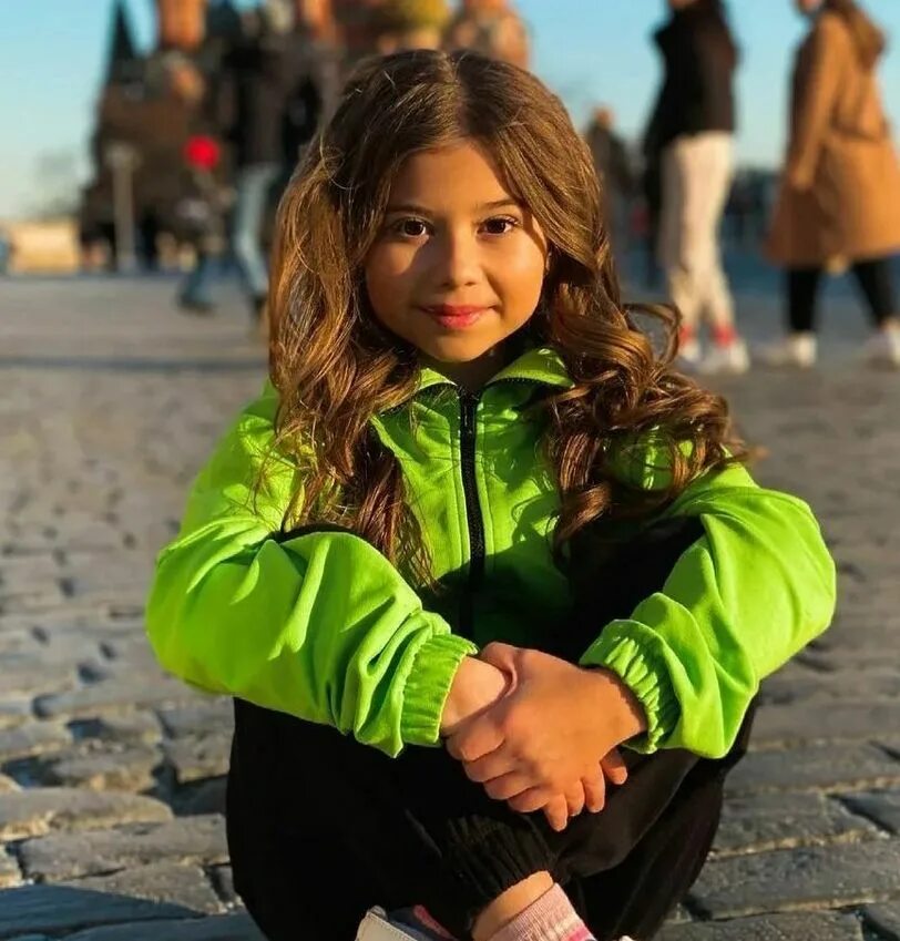 Милана хаметова и камиль. Папа миланы хаматовой из тик тока. Милана хаметова родители. Есть ли парень у миланы хаметовой. Милана хаметова парень.