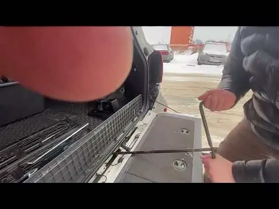 Крепление запасного колеса Ford Transit - Ford Transit (6G), 2,4 л, 2004 года св