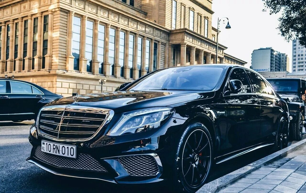 Куплю мерседес баку. Мерседес 222 АМГ. Mercedes Benz w222 AMG. Mercedes s63 AMG w222. Мерседес 222 Брабус.