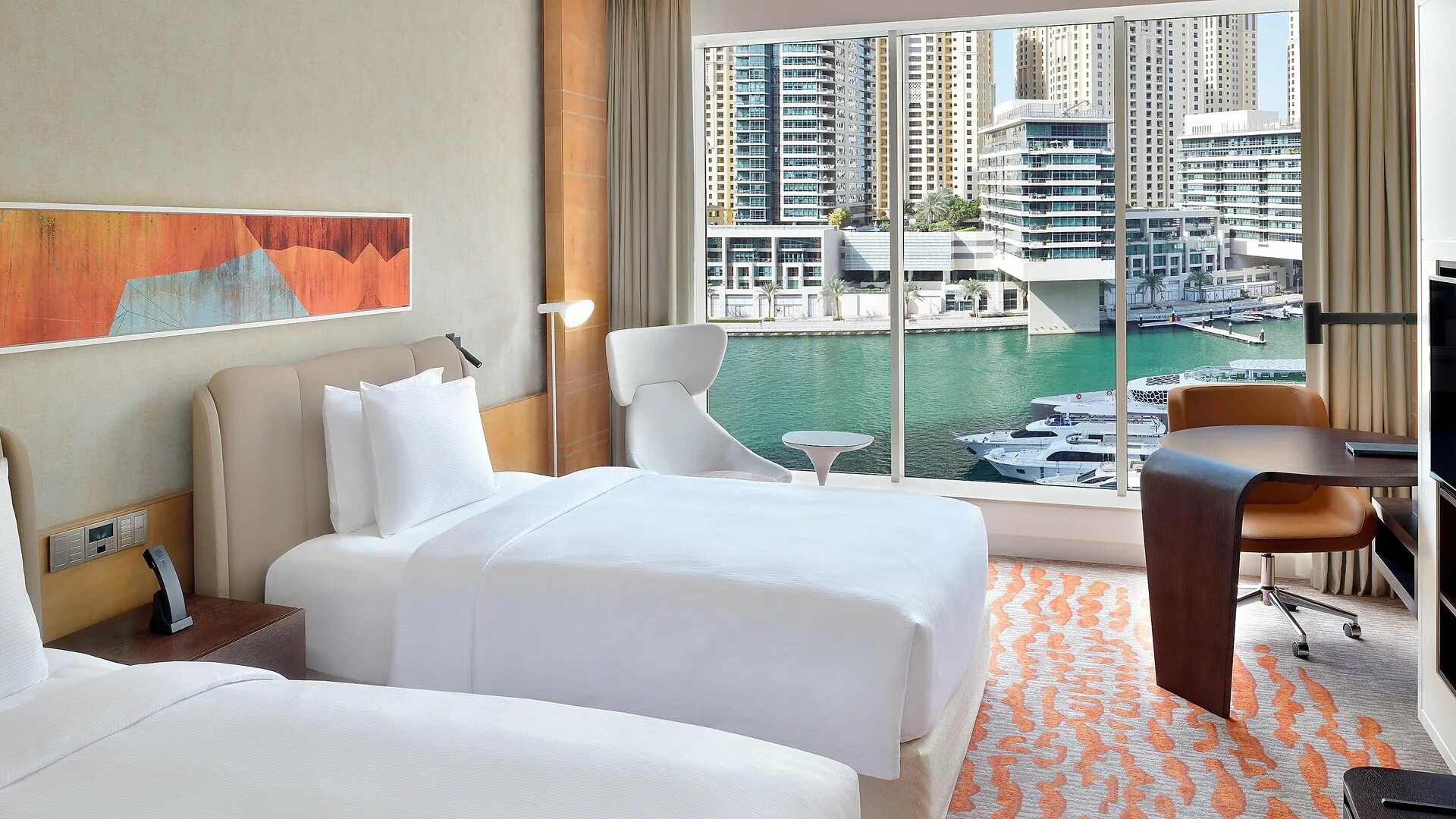 Marina crown dubai. Дубай отель crowne plaza dubai. Dubai marina дубай. Краун плаза дубай джумейра. Crown plaza dubai.