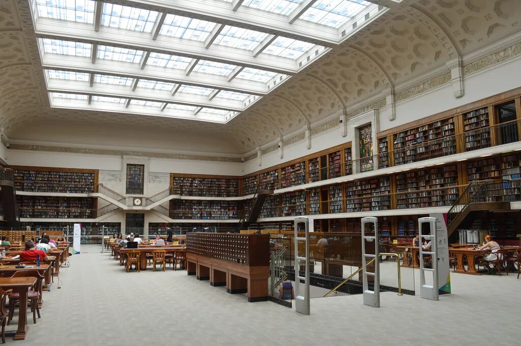 State library. Канадская библиотека. Библиотека в Канаде. Библиотека Сидней. Национальная библиотека Австралии.