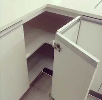 Угловая дверца