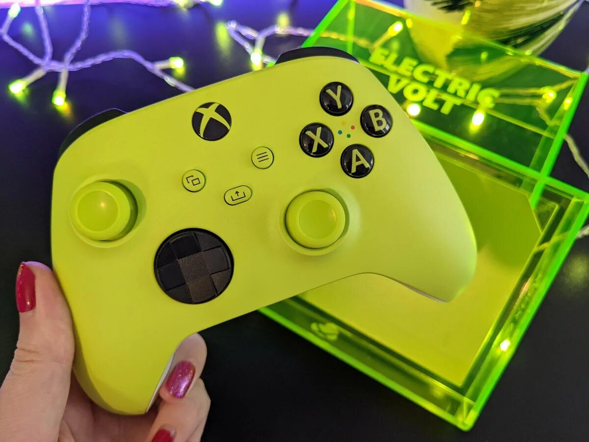 Последний джойстик. Xbox Electric Volt. Electric Volt Xbox controler. Microsoft Xbox Series Electric Volt. Геймпад Microsoft для Xbox one/Xbox Series x/s Electric Volt.