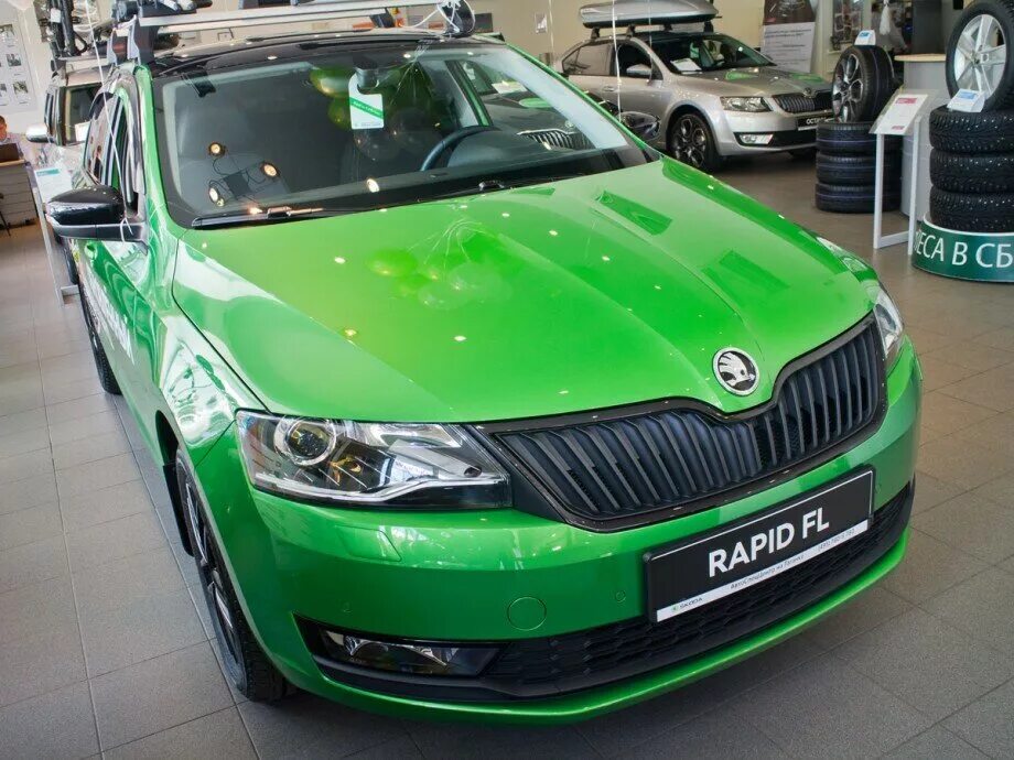 Купить шкоду рапид 2017 года. Шкода Рапид 2017 зеленый. Skoda Rapid зеленая. Новая Шкода Рапид 2017. Skoda Rapid 2017 зелёная.