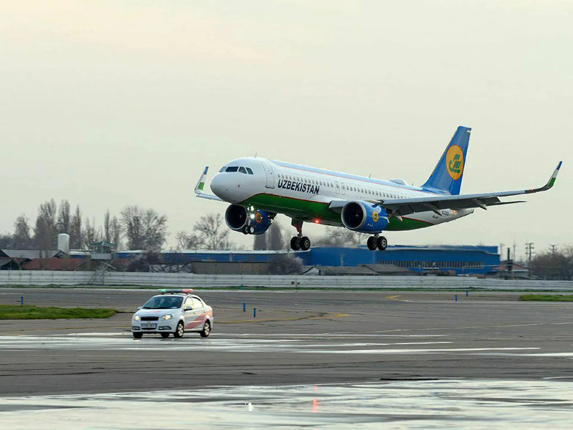 Узбекистан авиакомпания хаво йуллари. Аэробус а320 Узбекистон хаво йуллари. Airbus a321 Neo Uzbekistan Airways Бухара. Узбекистан Airways Airbus 320 Нео.