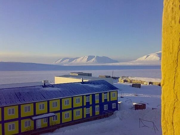 П северный новая земля магазин. Поселок рогачево новая земля. Поселок рогачево архипелаг новая земля. Архипелаг новая земля поселок северный. Остров новая земля поселок северный.