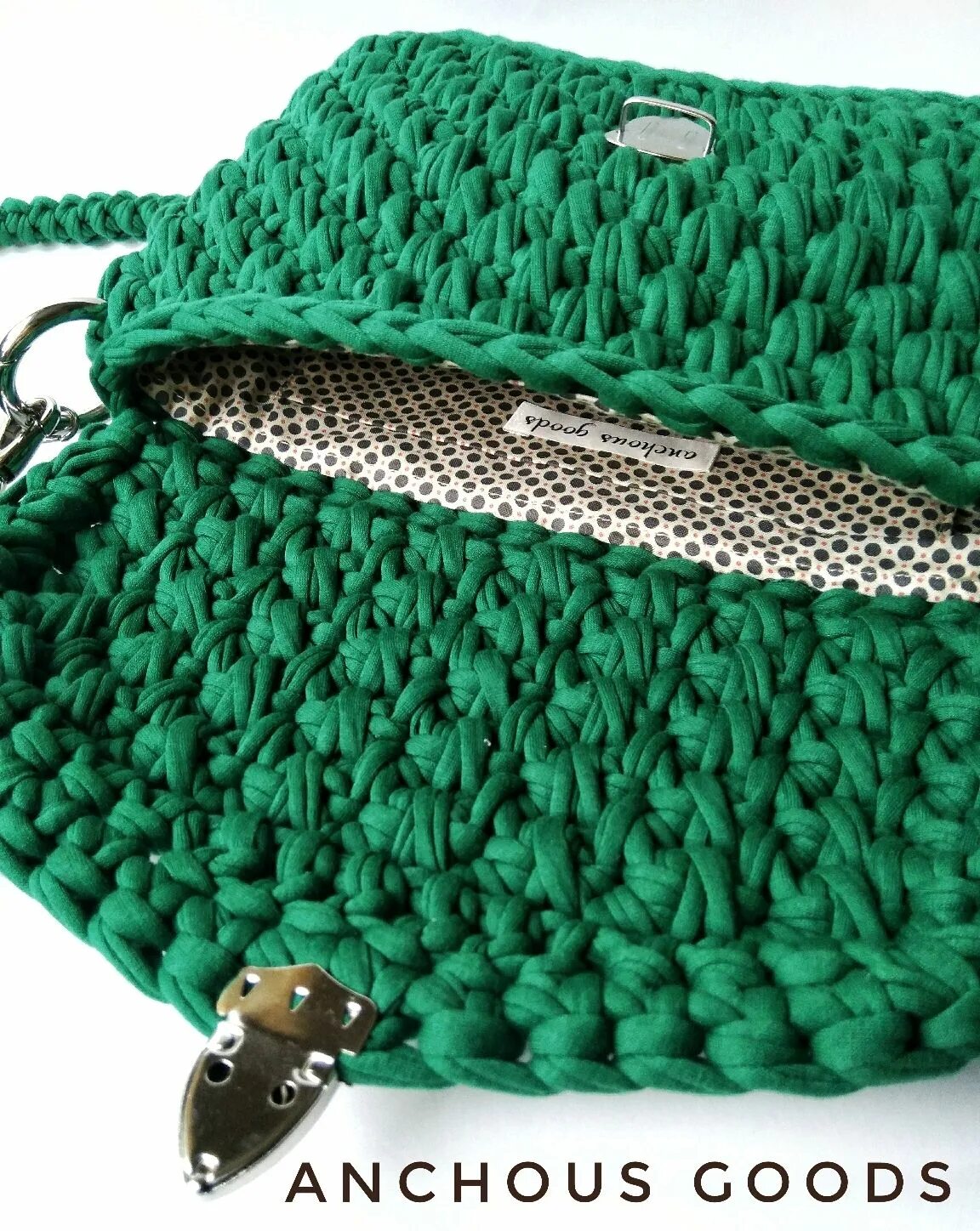 клатч с петлей. вязаный клатч. вязаный клатч. сумка клатч из трикотажной пряжи. клатч крючком.