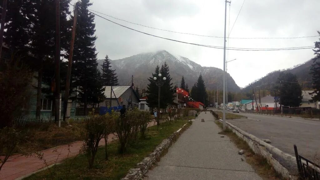 Аршан благоустроенные. Гостиница аршан слюдянка. аршан поселок главная улица. дом черного журавля аршан. аршан парковая 18а.