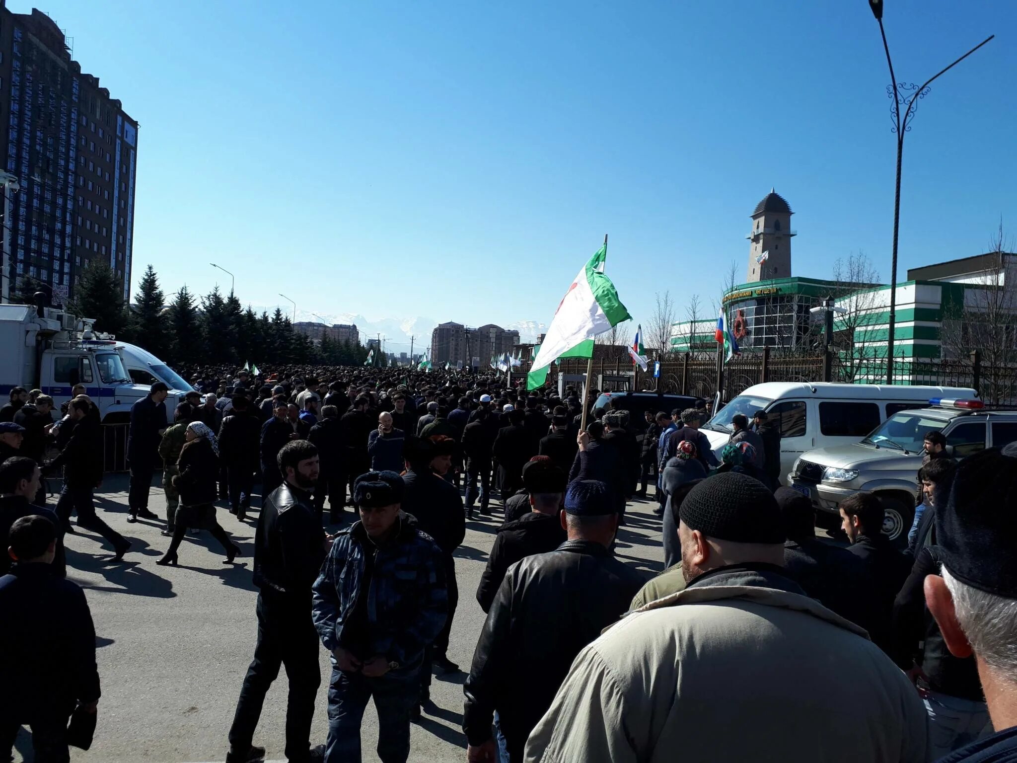 Митинг в магасе 2018. Митинг в ингушетии 2018. Ингушетия жители. Чечня ингушетия. Что случилось в ингушетии сегодня.