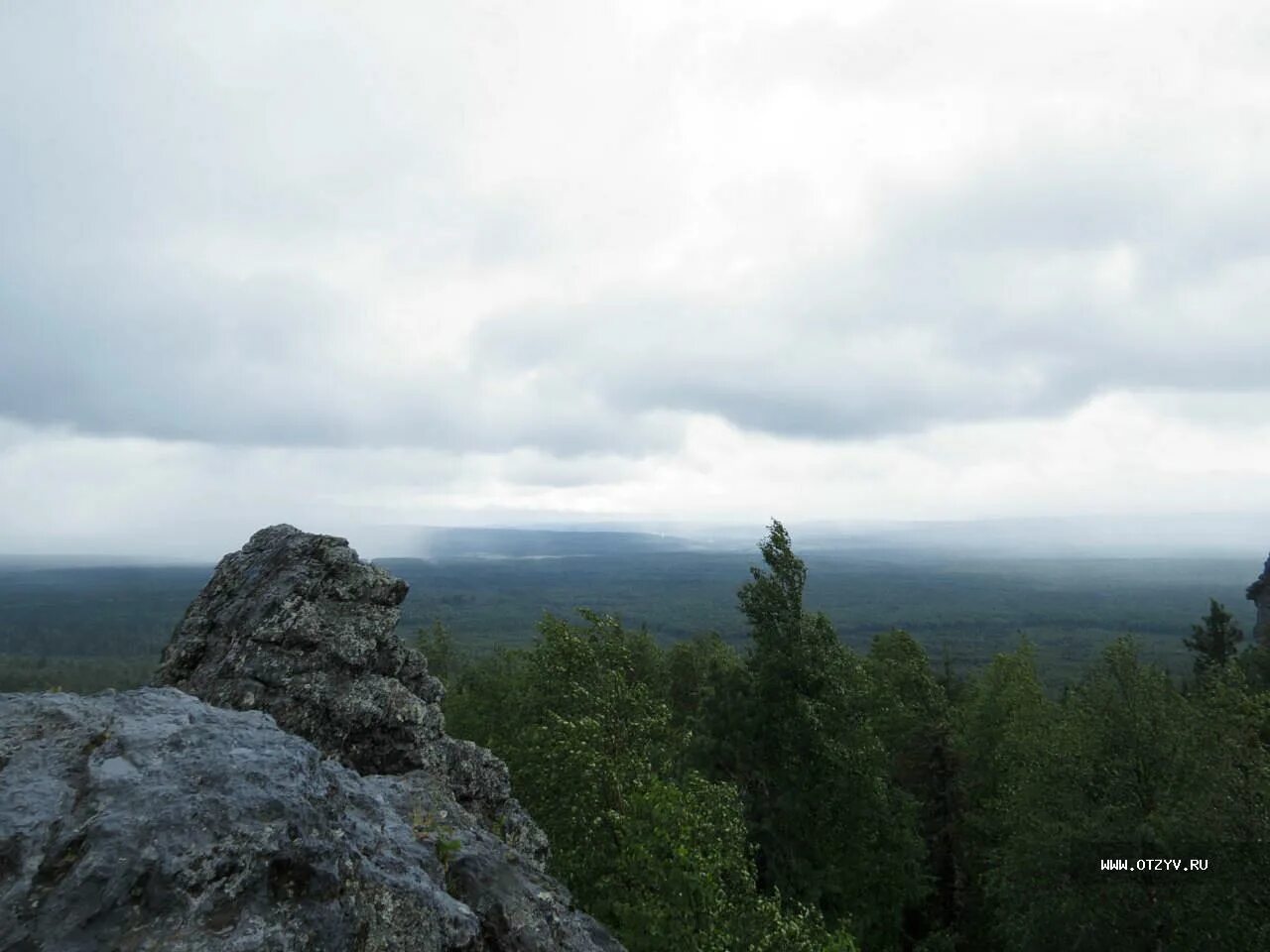 Гора шапка кисловодск. Степь река дон панорама. Смотровая площадка уральские горы. Река в емельяново. Деревенская дорога.