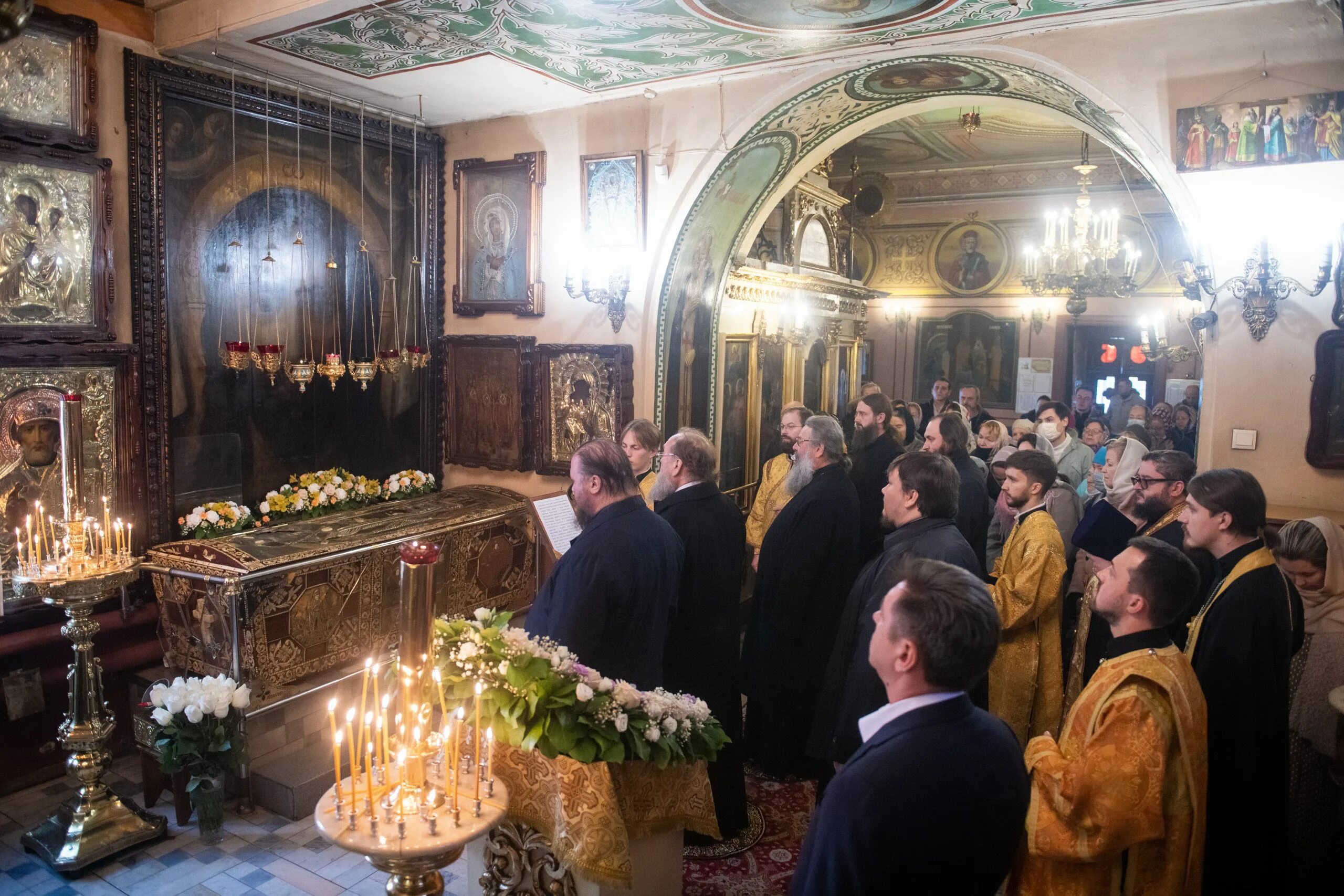 Плохо после церкви. Храм ярославских чудотворцев на арском кладбище. арское кладбище казань церковь ярославских чудотворцев. службы в храме арском. литургия в казани с митрополитом кириллом в церкви варвары.