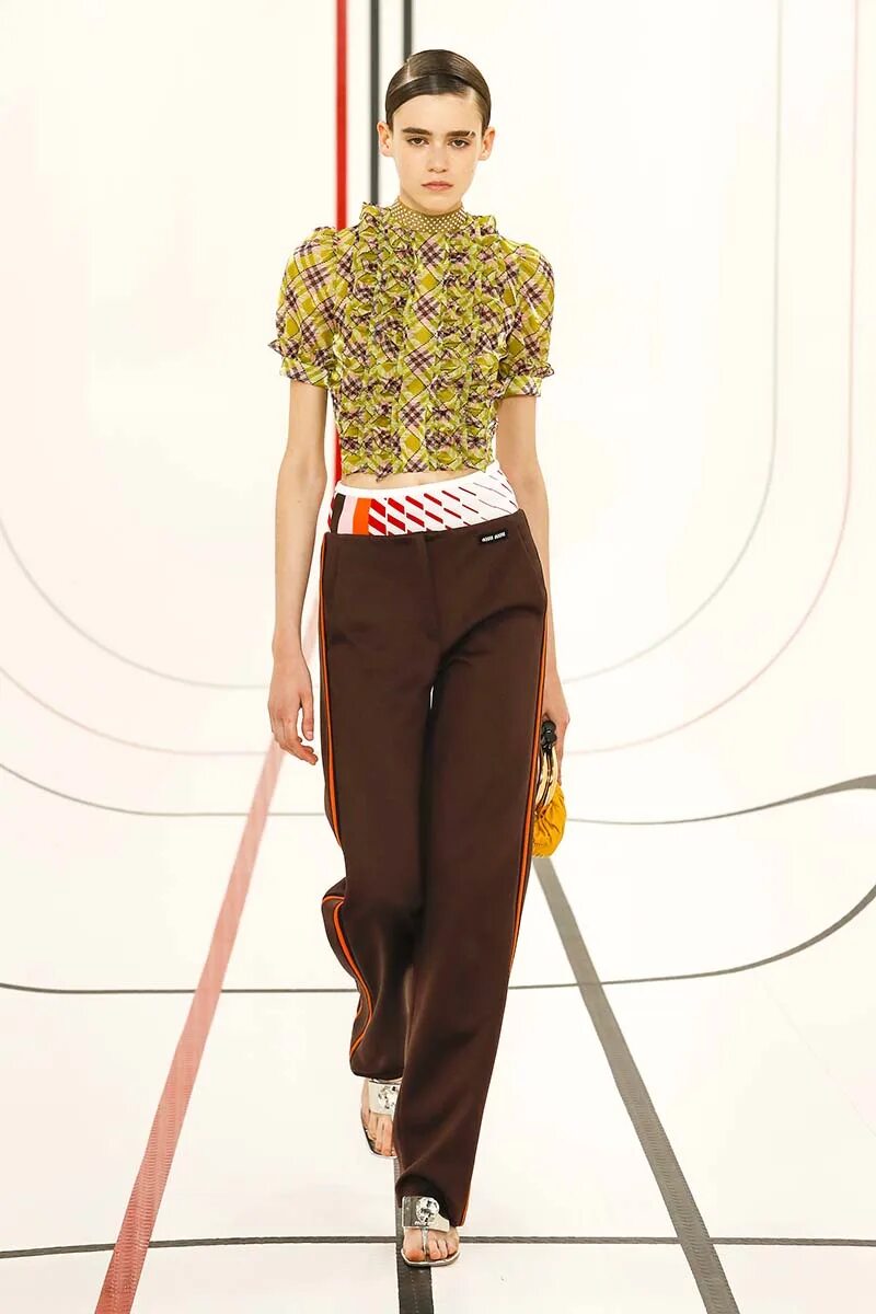 Miu miu брюки. Коллекция miu miu 2025. miu miu 2025-2025. miu miu коллекция 2025.