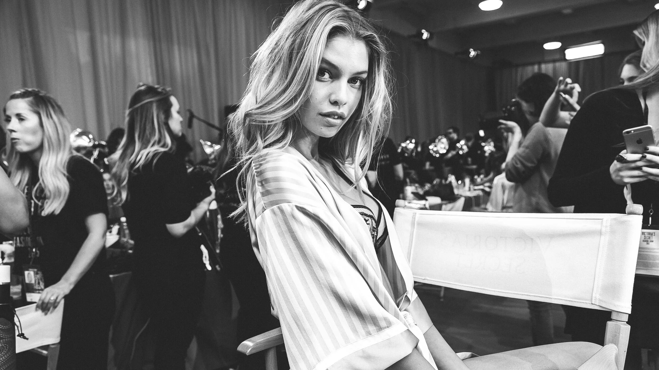 Go backstage. Фотосъемка backstage. фотомодель бэкстейдж. фотосессия моделей бэкстейдж. фотосессия на природе бэкстейдж.