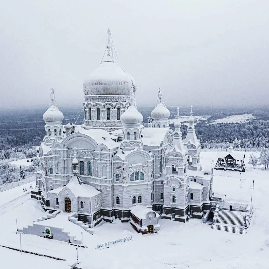 Белогорский монастырь Пермский. Уральский Афон Белогорский монастырь. Белая гора Пермский край монастырь. Белогорье мужской монастырь Пермский край.