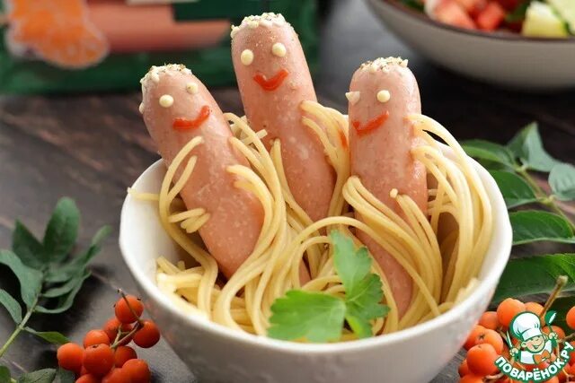 Осьминог из сосиски. Сосиски осьминожки. Спагетти с сосисками осьминожки. Макароны с осьминогом. Сосисочные осьминожки.