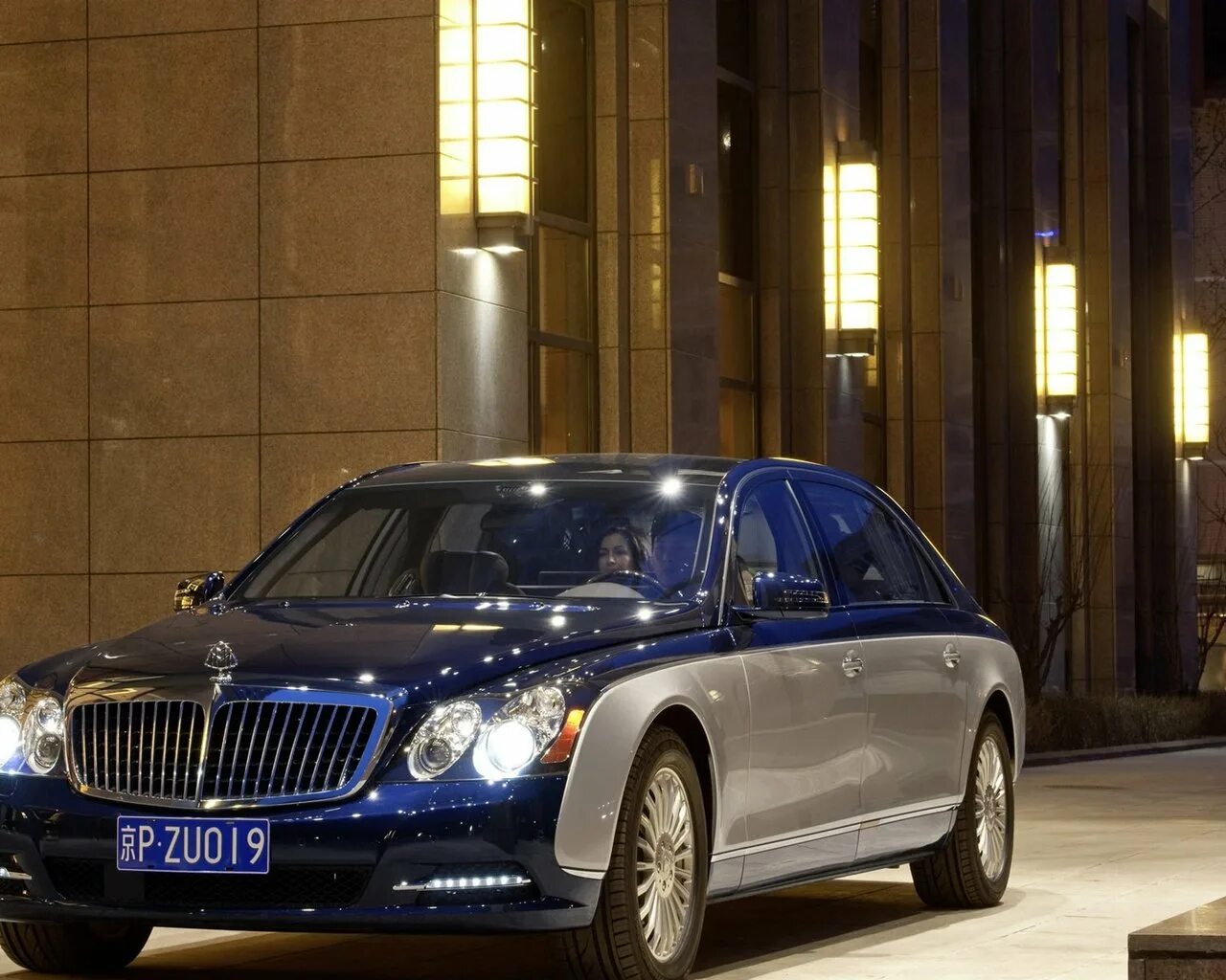 Что такое майбах. Maybach 62s. Мерседес Майбах 62s. Maybach 62. Мерседес Майбах 62.