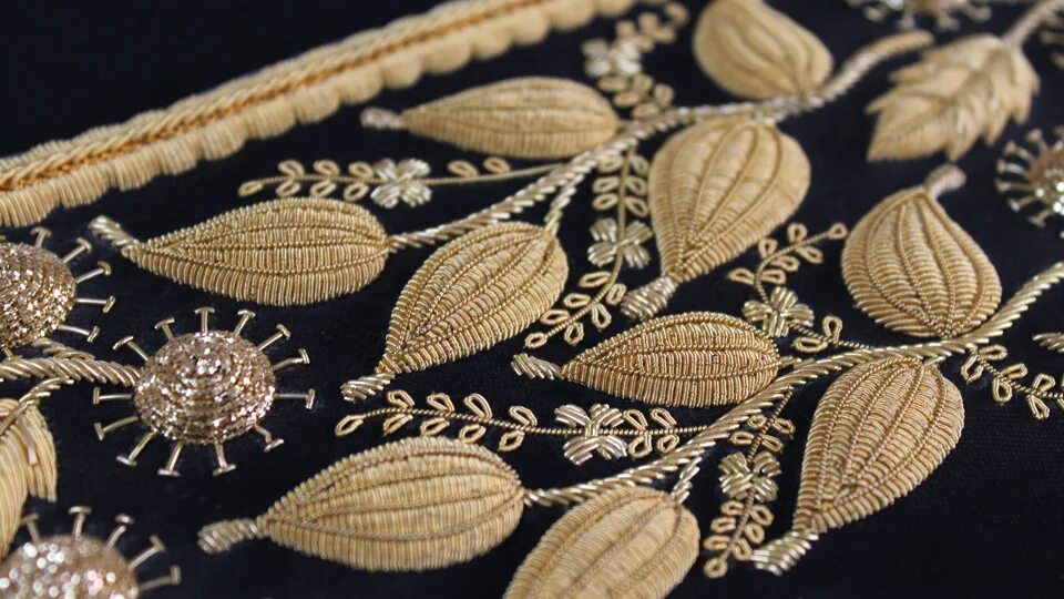 золотое шитье канителью. шить золотом. адыги золотое шитье вышивка канителью. вышивка золотом. золотое шитье.