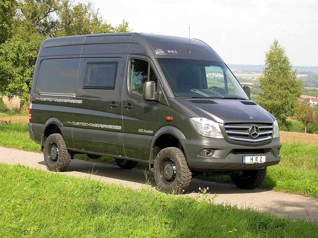 Мерседес 4х4 купить. Mercedes Sprinter 4 4. MB Sprinter 4x4. Мерседес Спринтер автодом 4x4. Mercedes Sprinter 4x4 Camper.