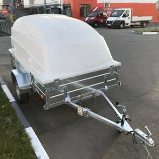 Прицеп с пластиковой крышкой для легкового автомобиля