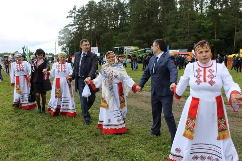 Пучежские узоры народный фольклорный ансамбль. День города, день города канаш. День деревни хора сирма. 2022 года. День города ядрин.