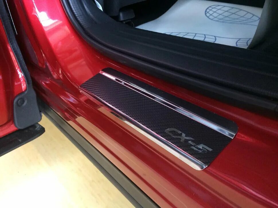 Пороги мазда 5. Накладки на пороги mazda cx-5. Мазда сх-5 пластиковые накладки для порогов. Mazda cx-5 пороги. Mazda cx-5 пороги.