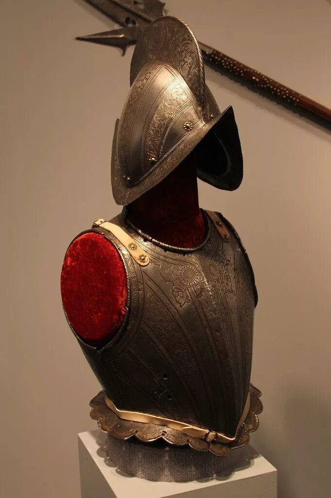 Шлем дон кихота. Доспехи испанских конкистадоров. Панцирь конкистадора 6. Доспехи 16 века конкистадор. Панцирь конкистадора 6.