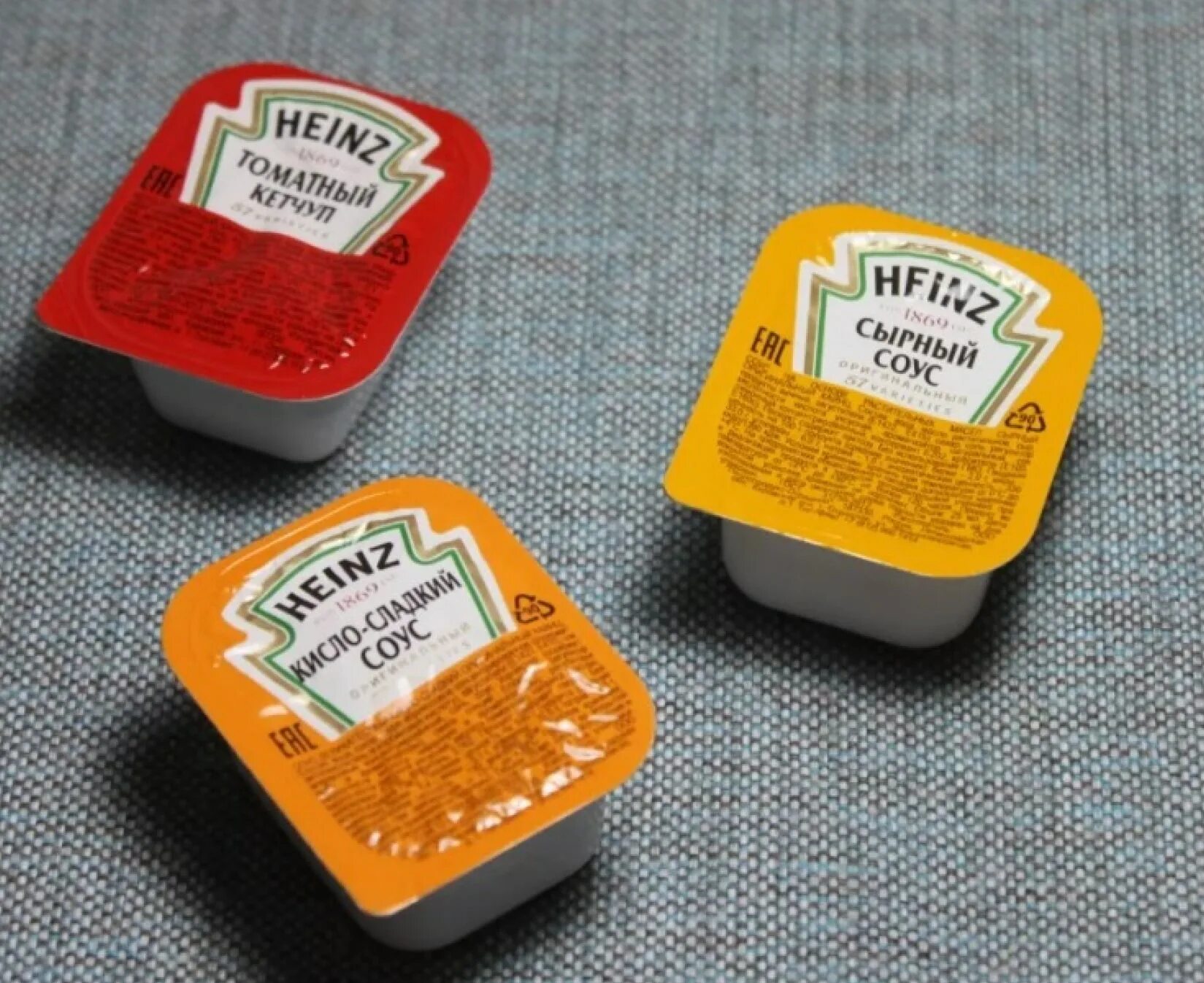 Соус хайнц кисло сырный. Соус heinz 25 мл. Сырный соус heinz 25. Соусы хайнц дип пот. Сыр кис кис.