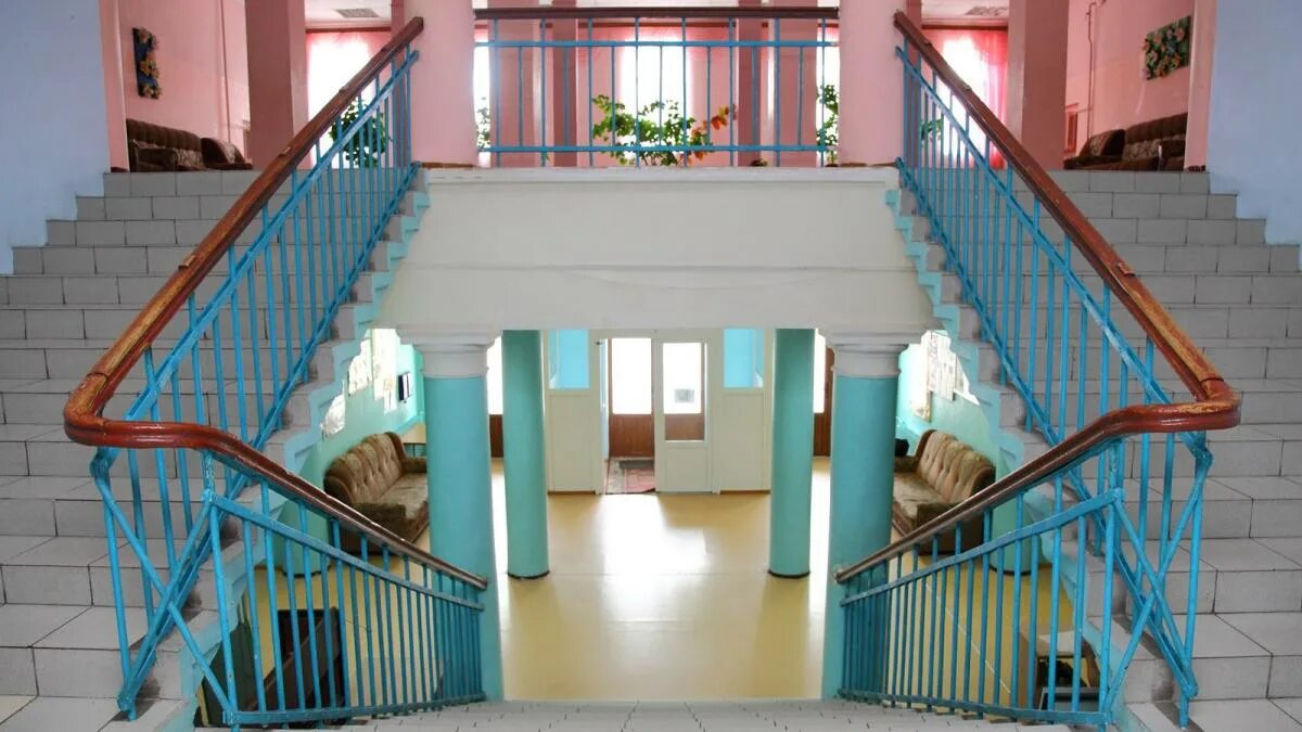 Детский санаторий курск парк солянка. Санаторий гайдаровец курск. Санаторий гайдаровец курск. Лагерь соловушка курская область. Санаторий парк солянка.