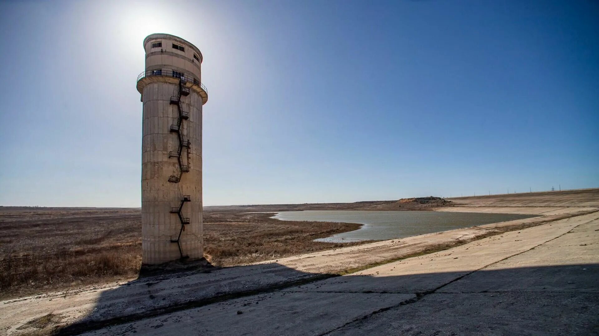 Симферополь без воды. Межгорное водохранилище Крым. Межгорное водохранилище 2022. Симферополь город Межгорное водохранилище. Канал Крымский водохранилища.