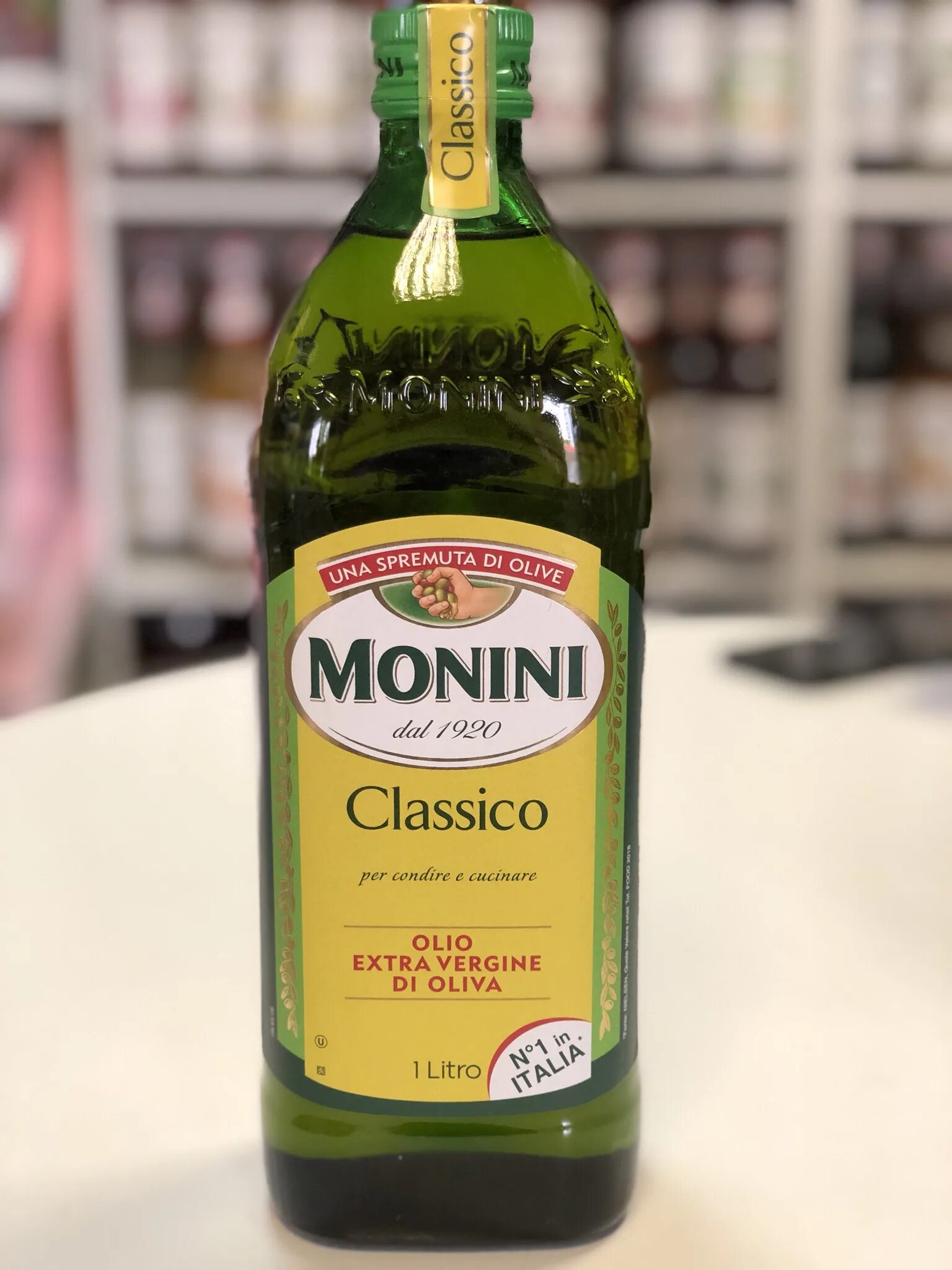 Масло оливковое Monini Extra vergine Classico, 1л. Monini Classico оливковое масло 1 литр. Масло оливковое Монини 1 литр. Monini масло оливковое нерафинированное.