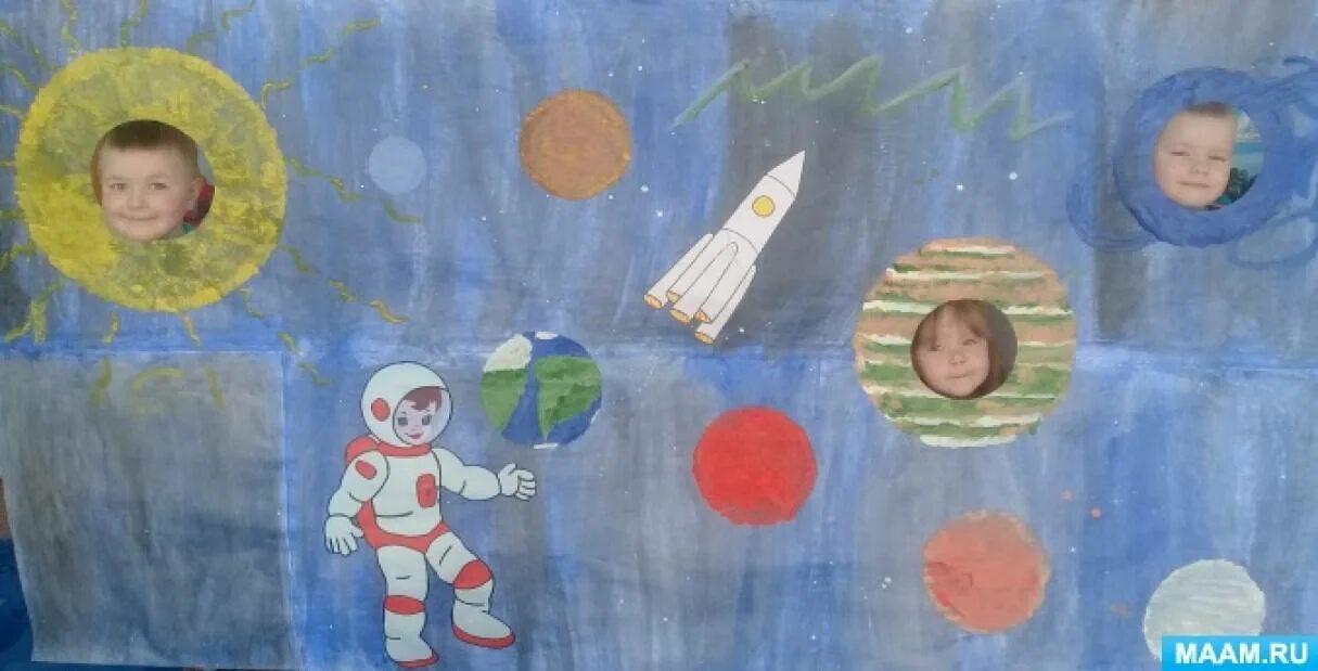 Рисование ко Дню космонавтики в младшей группе. Коллективное рисование к Дню космонавтики в младшей группе. День космонавтики в детском саду старшая группа. Коллективная работа в детском саду ко Дню космонавтики.