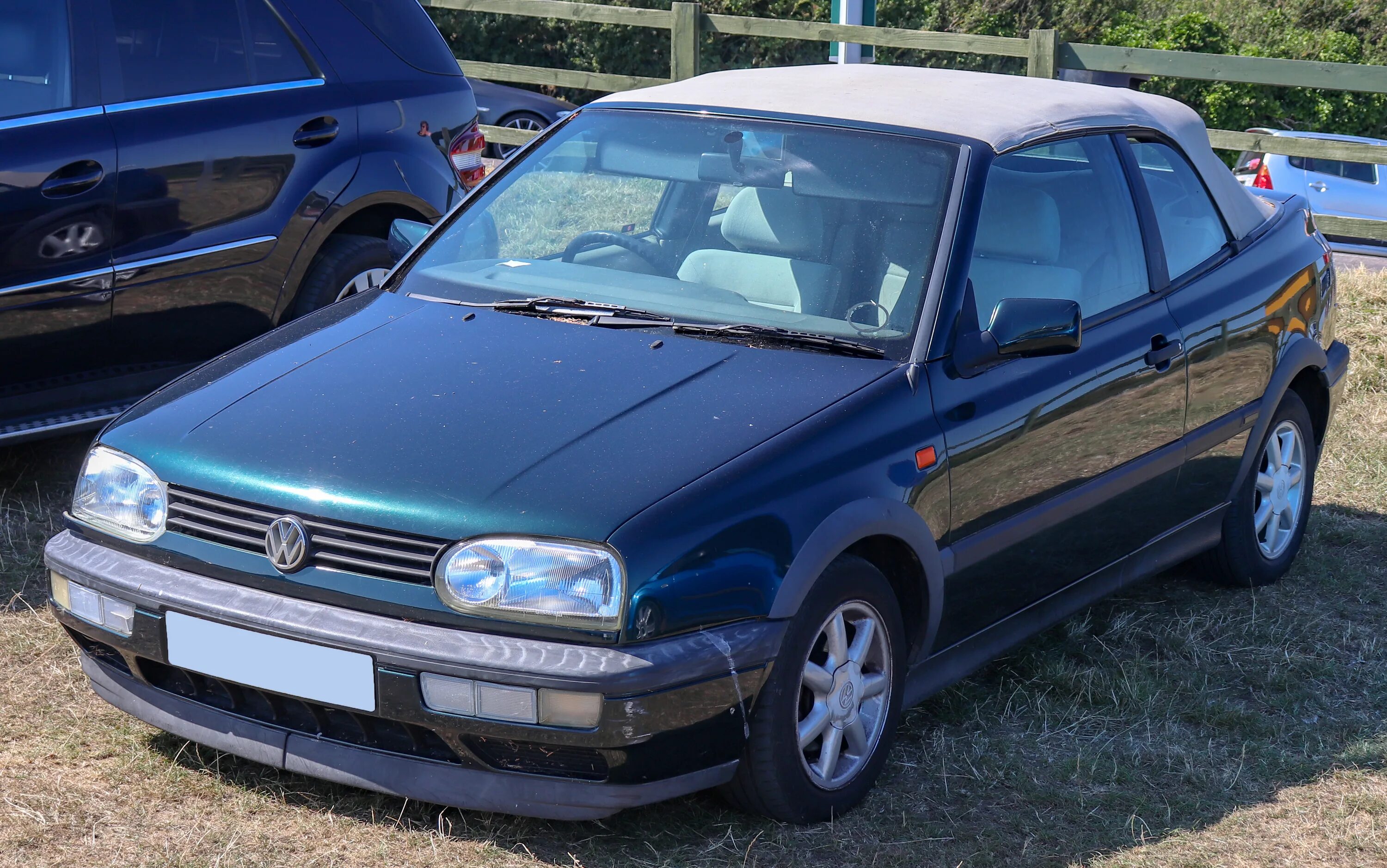 Volkswagen 1994. Golf 1994. Фольксваген гольф 1994. Volkswagen Golf 1994 года. VW Golf Cabrio mk4.