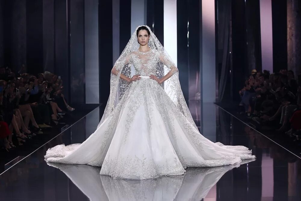 Бриллиантовое свадебное платье. Дизайнерские свадебные платья. Ralph and russo haute couture 2014 2015. Свадебные платья модельер. Показ свадебных платьев.