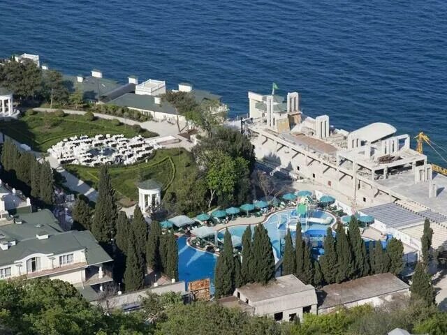 Снять номер в Ялте Забронировать номер в гостинице Palmira Palace в Крыму, цены