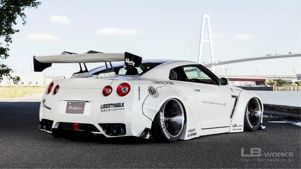 Gtr r35 liberty walk. Nissan gtr 35 liberty walk. Обвес liberty walk. Ниссан гтр 35. Обвес liberty walk.