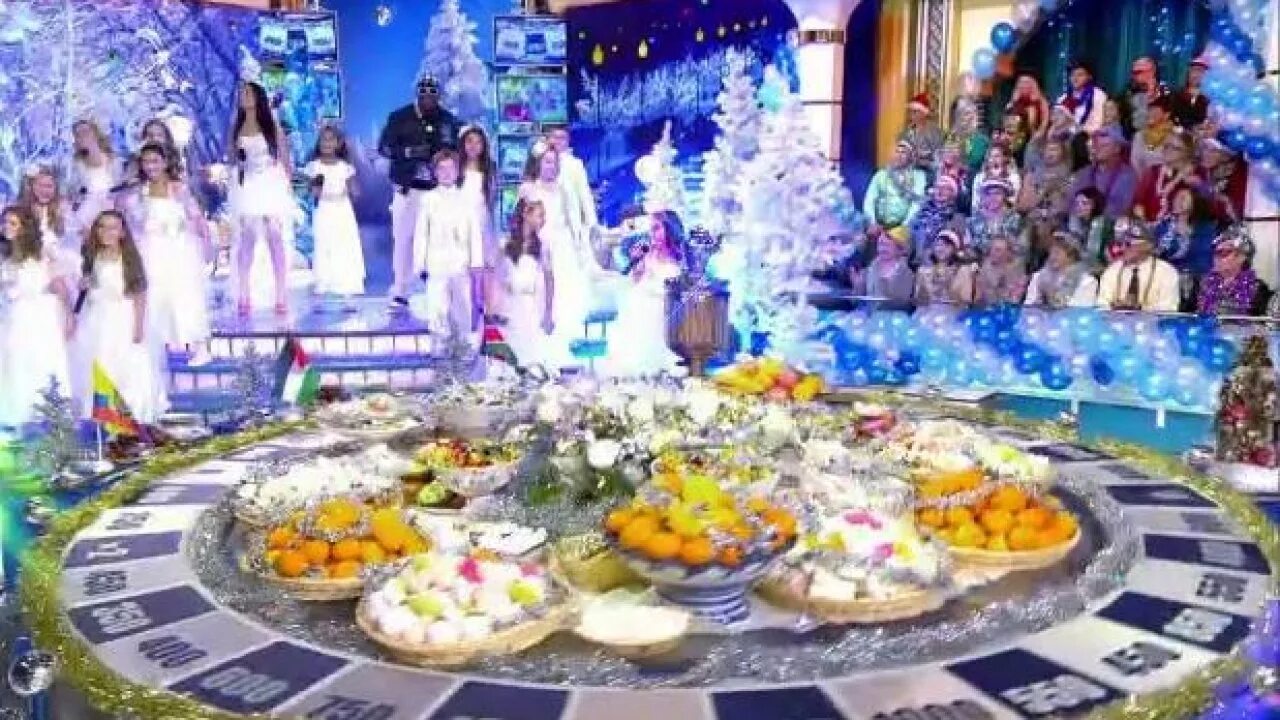 Программа время нового года. Поле чудес 2015 первый канал. поле чудес новогодний выпуск 2015. поле чудес новогодний выпуск. поле чудес новогодний выпуск 2001.
